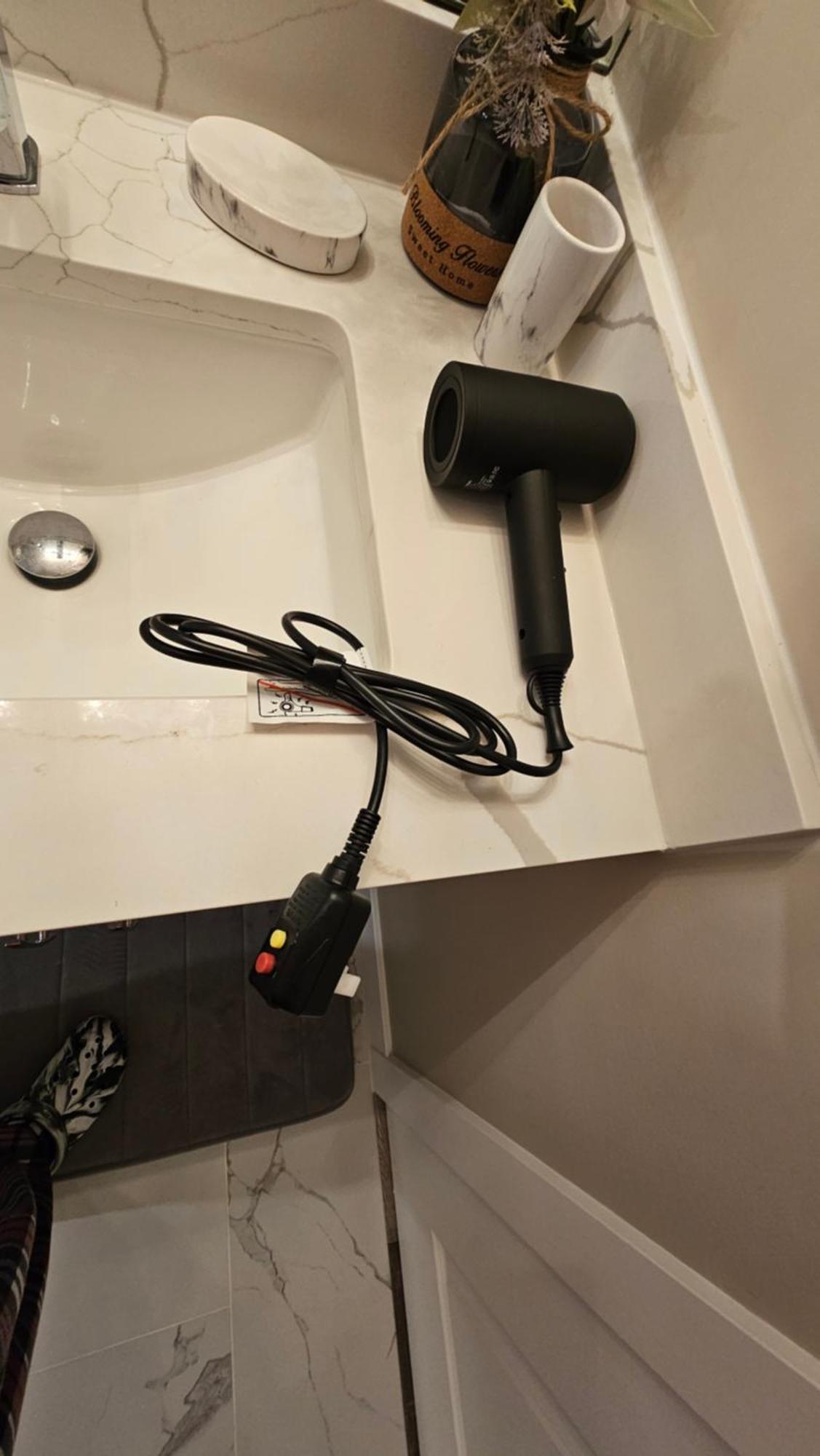 Luxury Basement With 2 Bedrooms, 2 Queen Beds, Free Wi-fi, And Free Parking Apartment Calgary