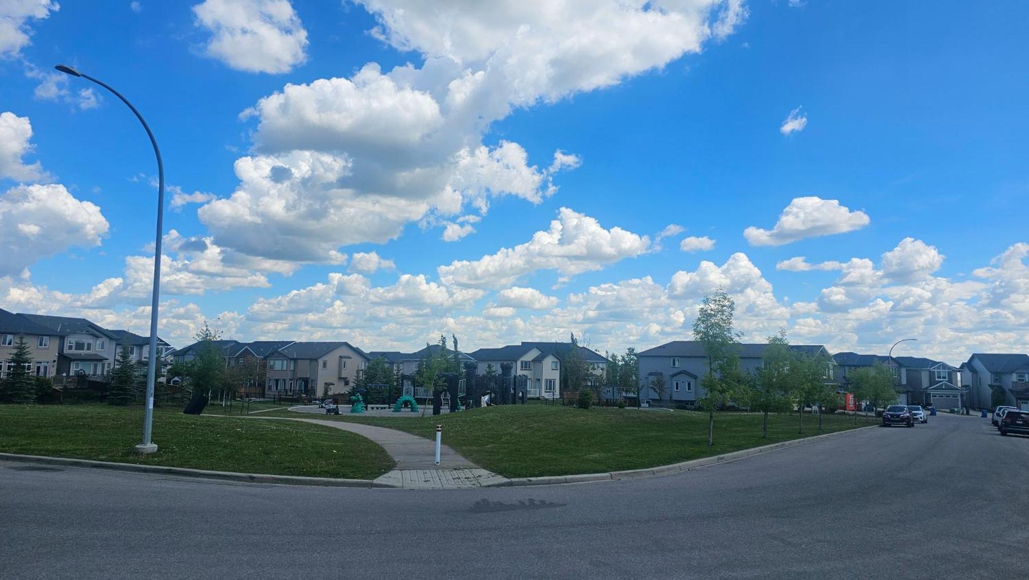 Apartment Luxury Basement With 2 Bedrooms, 2 Queen Beds, Free Wi-fi, And Free Parking *