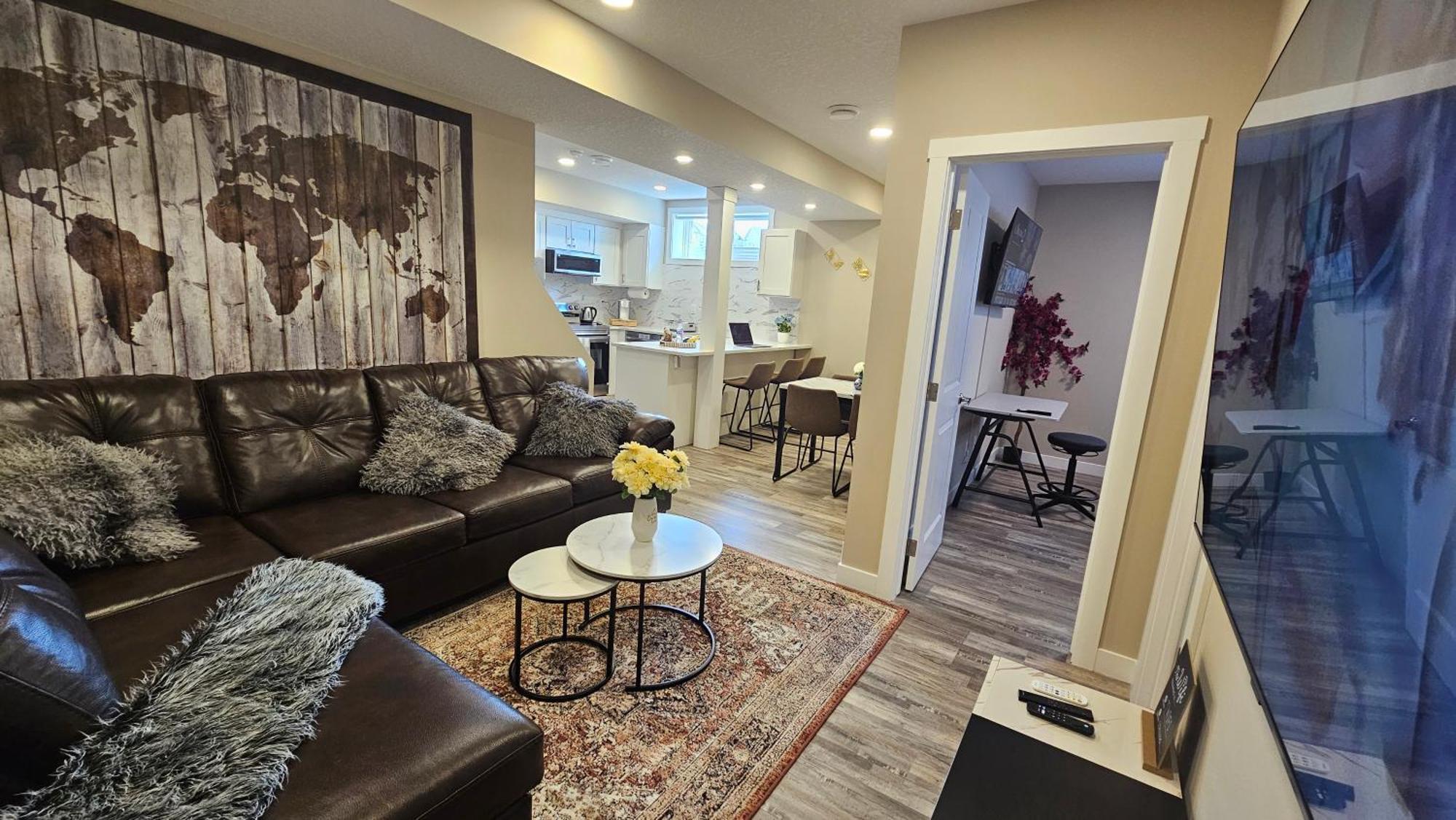 Luxury Basement With 2 Bedrooms, 2 Queen Beds, Free Wi-fi, And Free Parking * Calgary